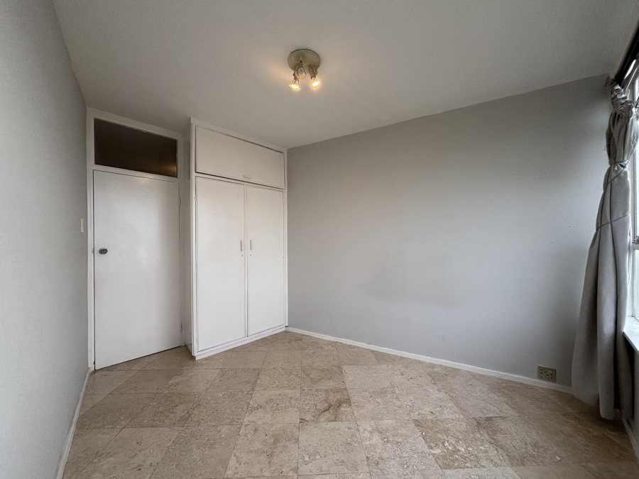 To Let 2 Bedroom Property for Rent in Vredehoek Western Cape